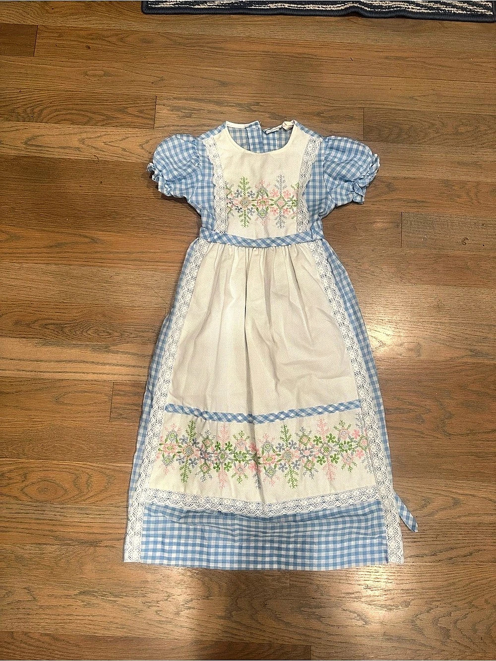 Vintage Cottagecore Youngland Girls Size 6 Gingham Embroidered Dress
